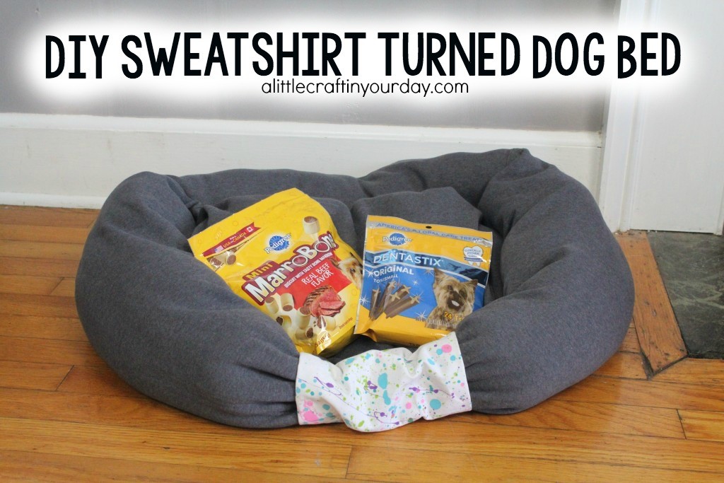 DIY_Sweatshirt_turned_dog_bed