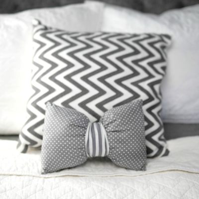 How to Sew a DIY Bow Pillow thumbnail