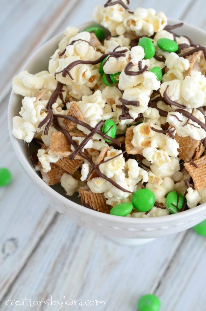 St.-Patricks-Day-Smores-Snack-Mix-018-1