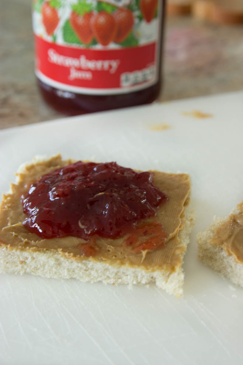 pb&j pouch, pb&j recipe, easy kid snack, easy after school snack idea, easy peanut butter and jelly snack ideas, peanut butter and jelly recipe