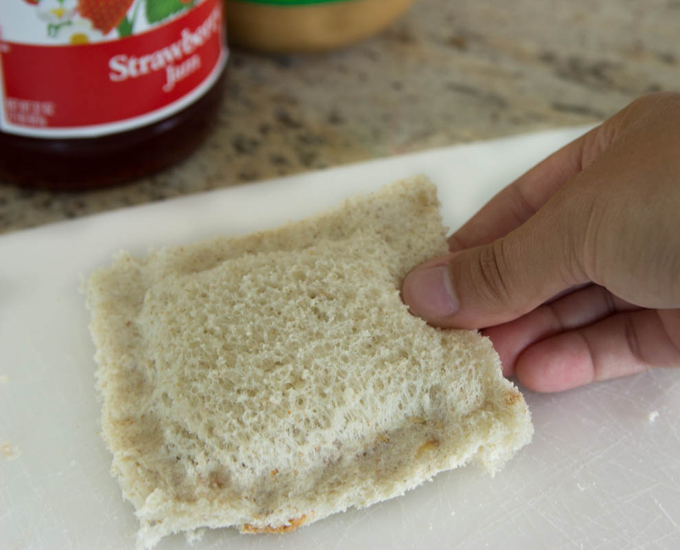 pb&j pouch, pb&j recipe, easy kid snack, easy after school snack idea, easy peanut butter and jelly snack ideas, peanut butter and jelly recipe