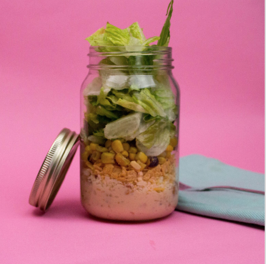 salad in a jar, diy salad, easy salad recipe, easy salad ideas, easy summer salad recipes