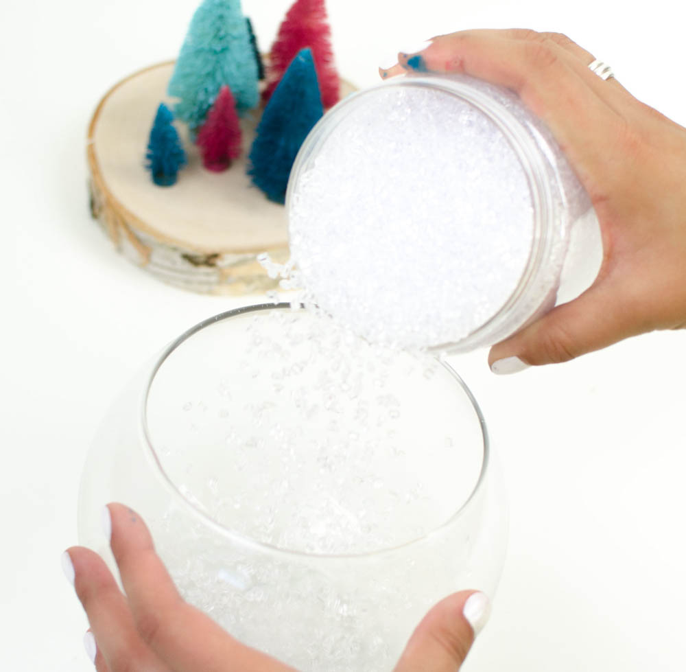 DIY snow globe, non-traditional christmas, easy diy snow globe, fake snow globe, teen craft, christmas craft for teens 