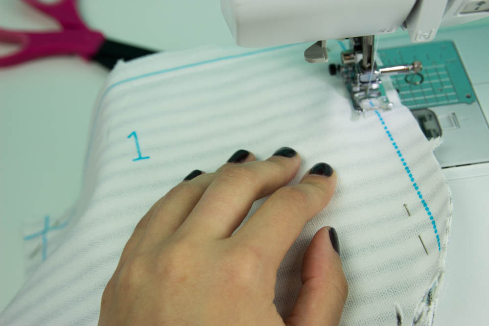 DIY Purse, How to sew, How to sew a purse, cricut maker sewing project 