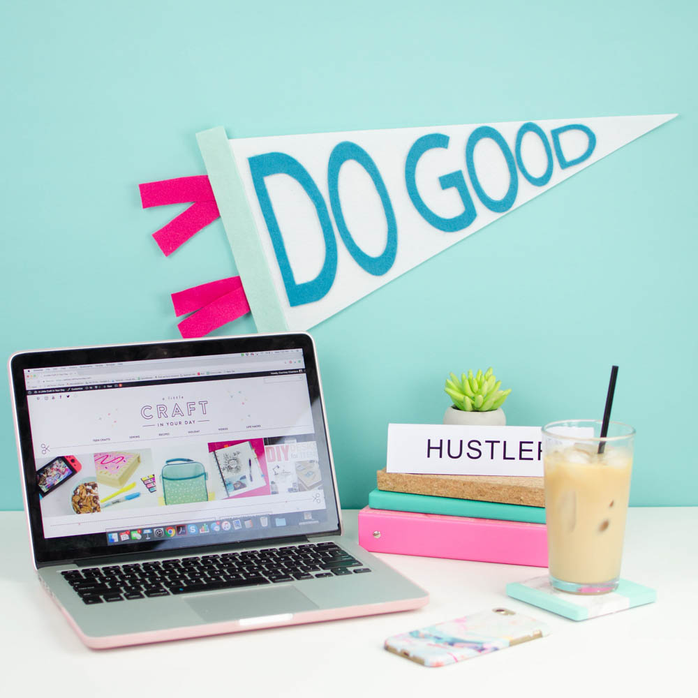 diy teen room decor idea, diy felt banner 