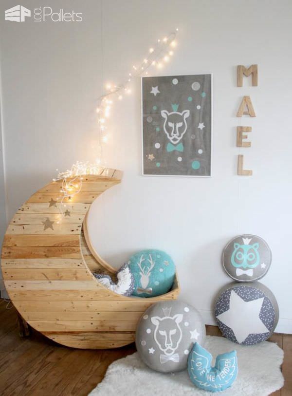 Moon Cradle Made Out Of Wooden Pallets