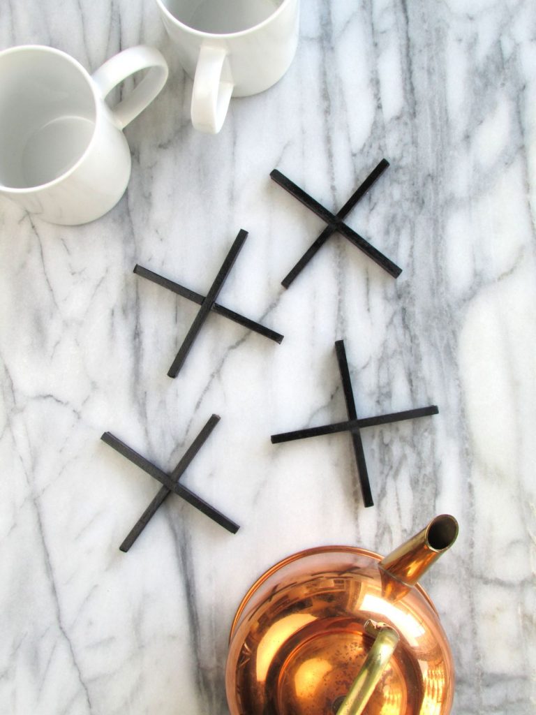 Minimal X-Shaped Coaster Set