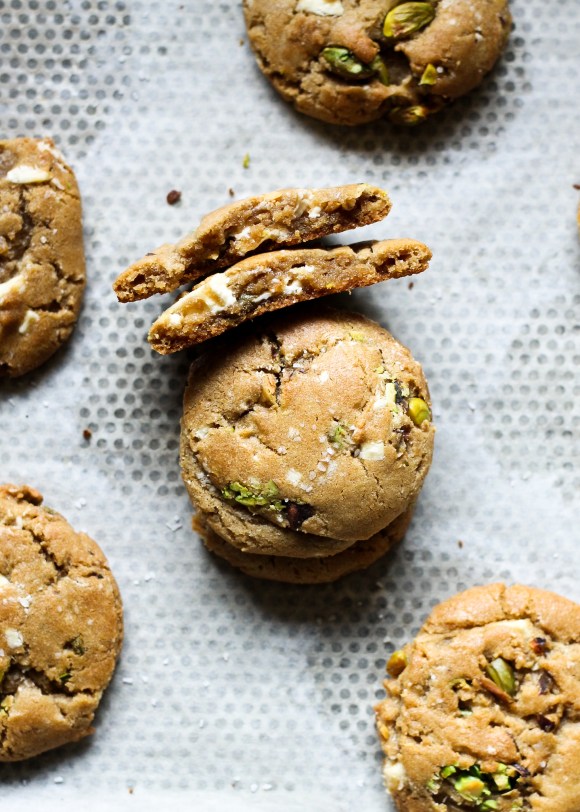 PISTACHIO WHITE CHOCOLATE CHUNK COOKIES 