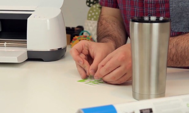 How To Apply Vinyl To Tumblers