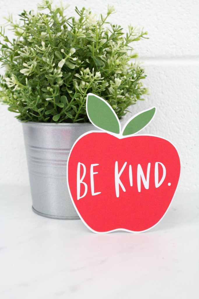 Easy DIY Back To School Cards - Cricut Craft