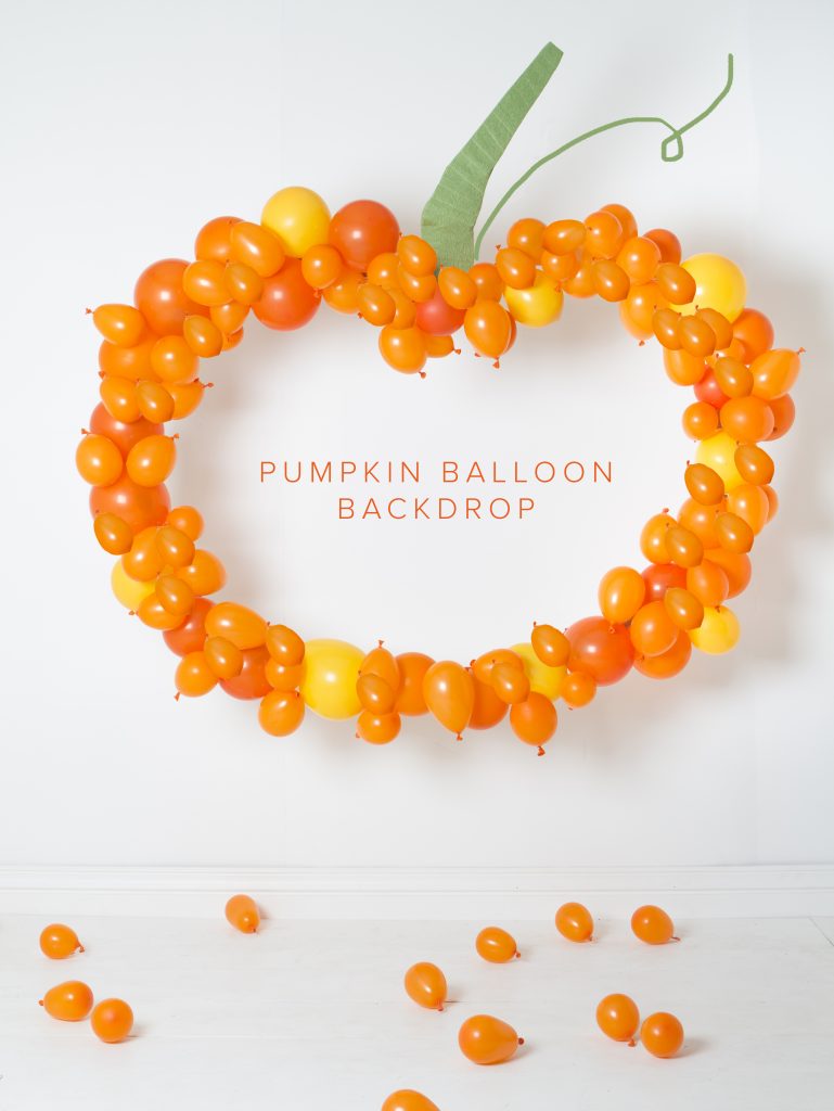 DIY Pumpkin Balloon Backdrop 