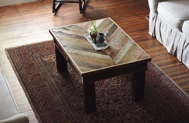 DIY Pallet Coffee Table