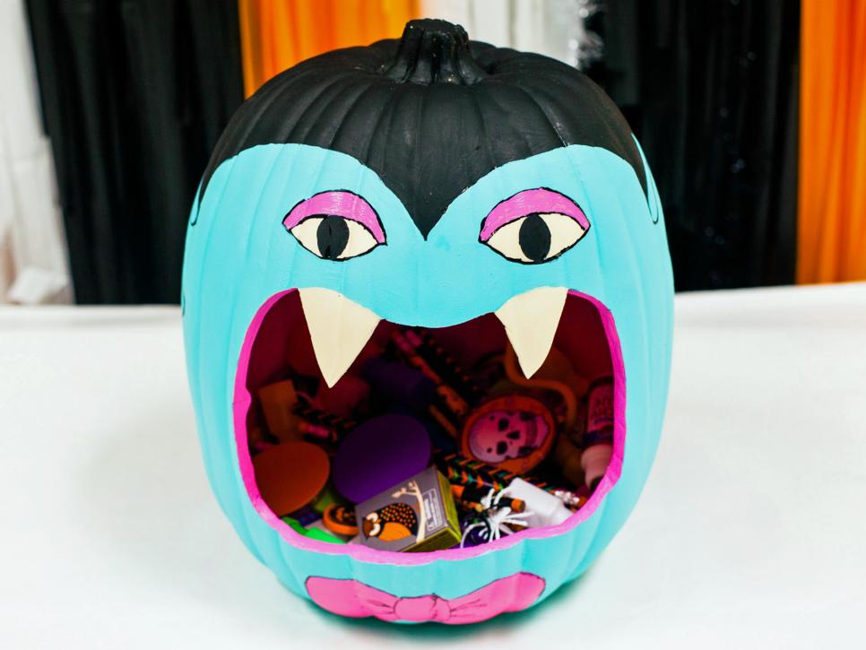 Decorate a Teal Pumpkin For an Allergy-Free Halloween