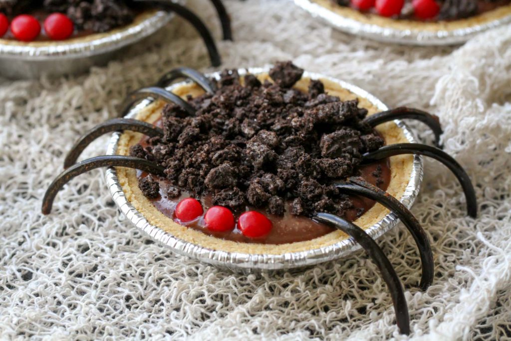 Chocolate Pudding Pie Spiders 