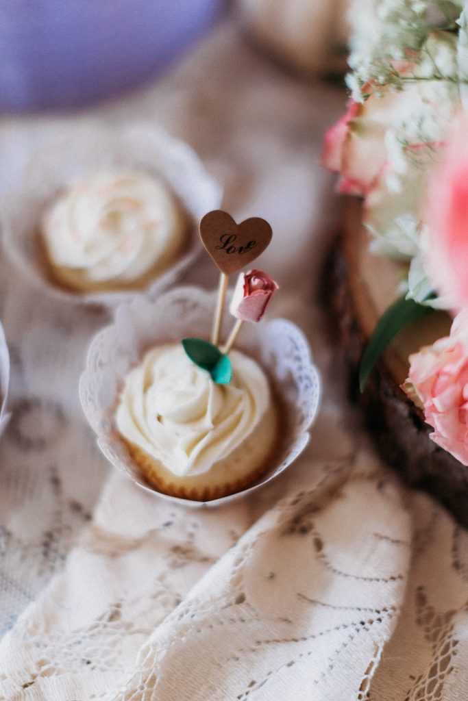 How To Make Wedding Cupcakes - DIY Wedding