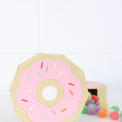 DIY Donut Box With The Cricut Scoring Wheel thumbnail