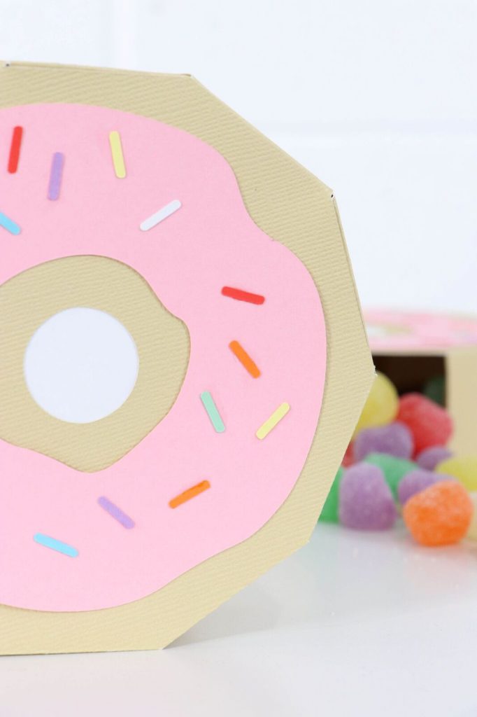 DIY Donut Box With The Cricut Scoring Wheel