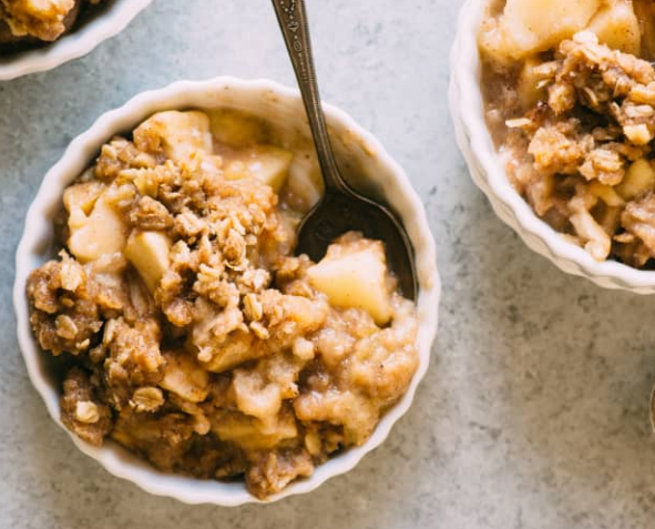 a delicious slow cooker apple crisp fall dessert recipe