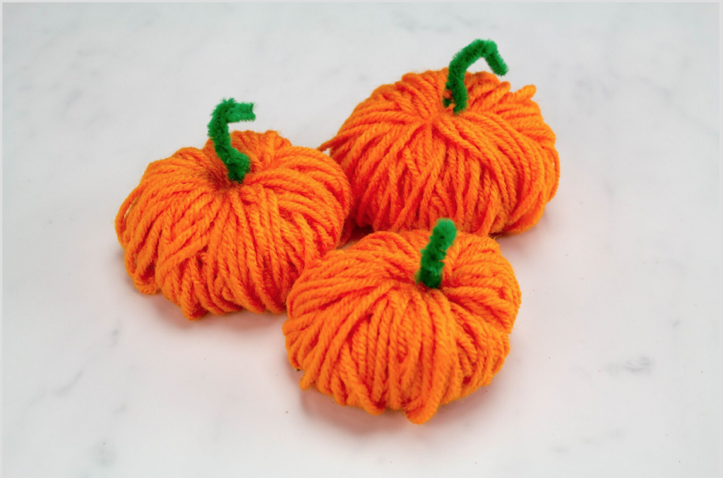 Cute yarn pumpkins