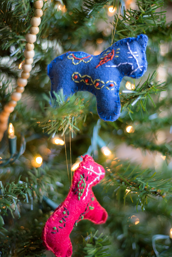 STITCHED DALA HORSE CHRISTMAS ORNAMENTS HOLIDAY PROJECTS