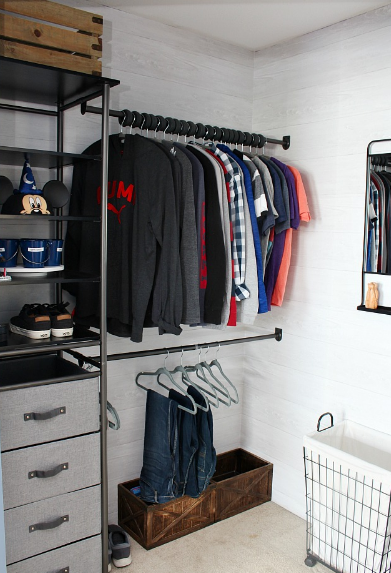 closet organizer to maximize space