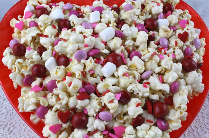 Sweet and salty valentine's day popcorn