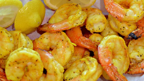  air fryer shrimp served with lemon slices