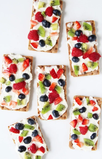 easy to make fruit pizza crackers