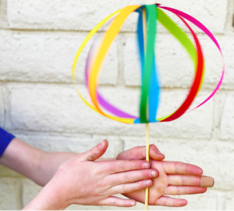 Rainbow paper spinner toy