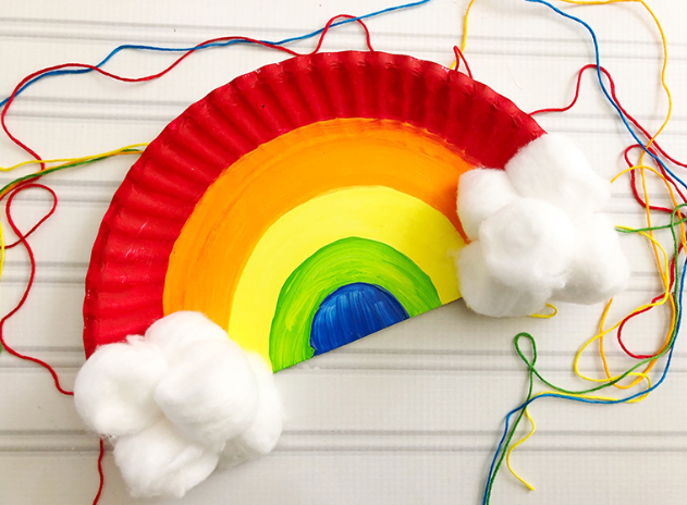 Paper plate rainbow craft perfect to hang them in your rooms or in your windows
