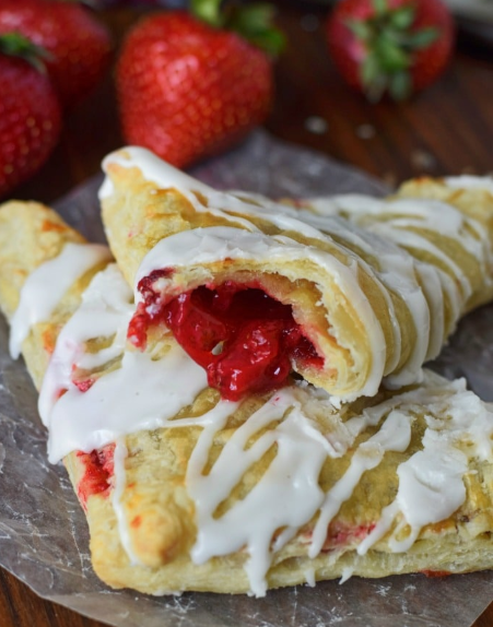 A buttery and flaky strawberry turnovers