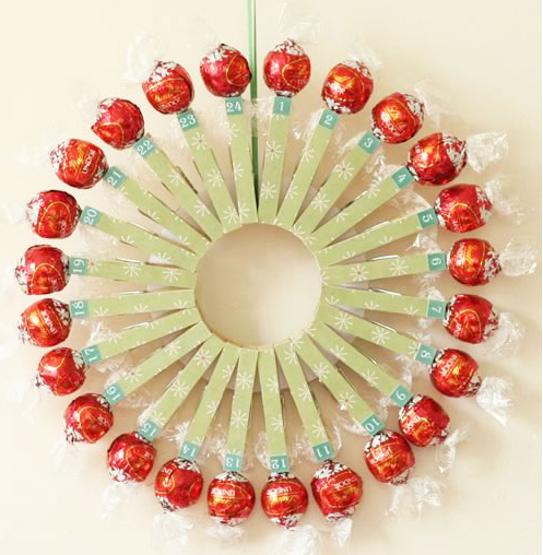 make your own advent calendar wreath colorful craft