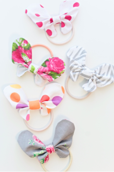 Easy to make and colorful holiday hair bows for little girls