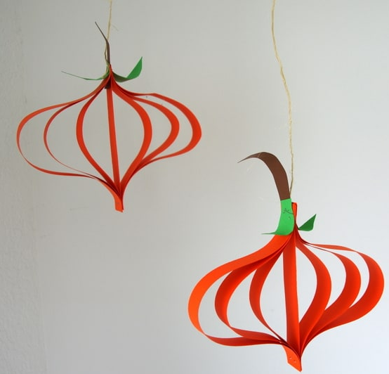 Hanging twirly pumpkins