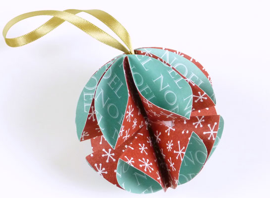 Easy DIY Paper Baubles Christmas Ornaments 