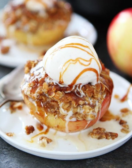 cinnamon streusel baked apples