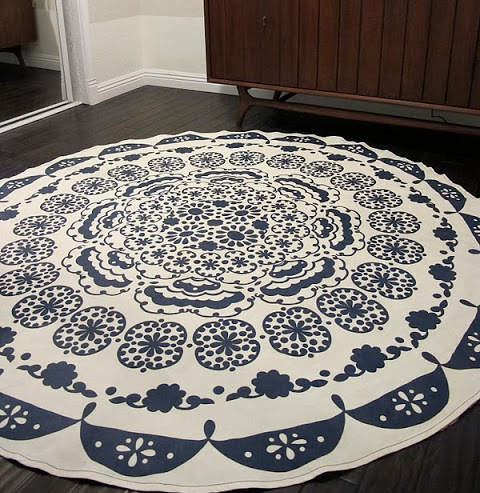 A DIY ANTHROPOLOGIE RUG MADE FROM GORGEOUS TABLECLOTH 