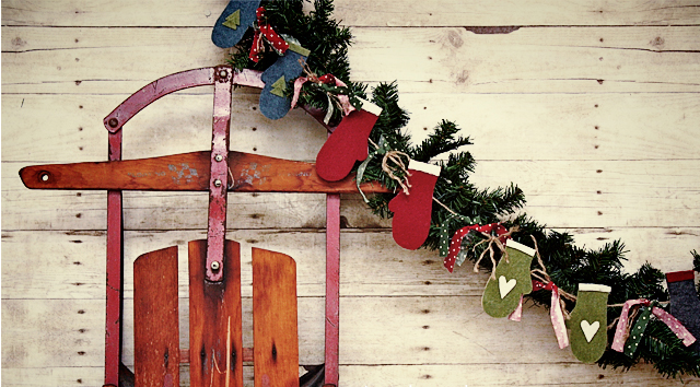 diy felt mitten garland holiday decor crafts