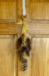 A wonderful pinecone wreath outdoor decor for the holiday