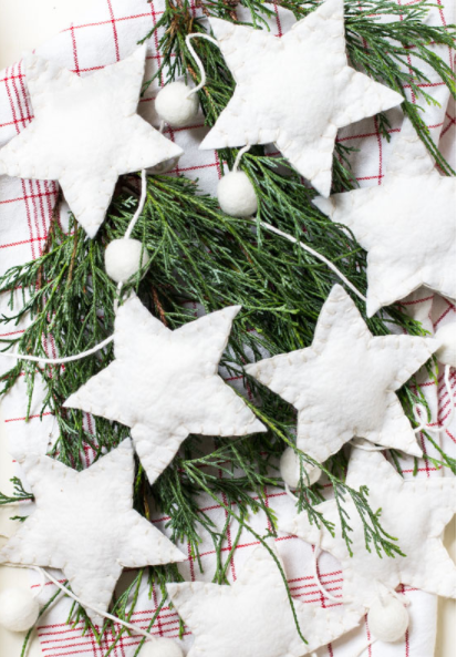 diy wool felt christmas tree garland holiday home decor