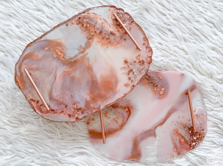 AMAZING DIY BLUSH AND ROSE GOLD RESIN TRAY CRAFT PROJECT