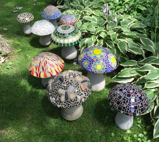 How to make colorful concrete mushroom for the garden