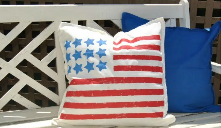 Easy to make 4th of july holiday patriotic pillows 