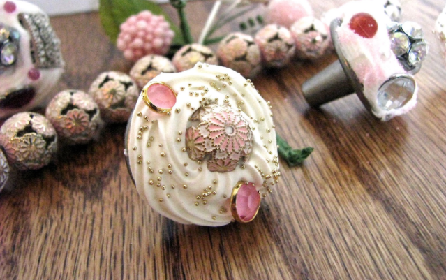 drawer knobs decorated with decoden