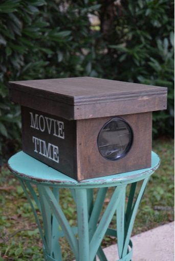 A homemade movie projector for smartphones outdoor theater