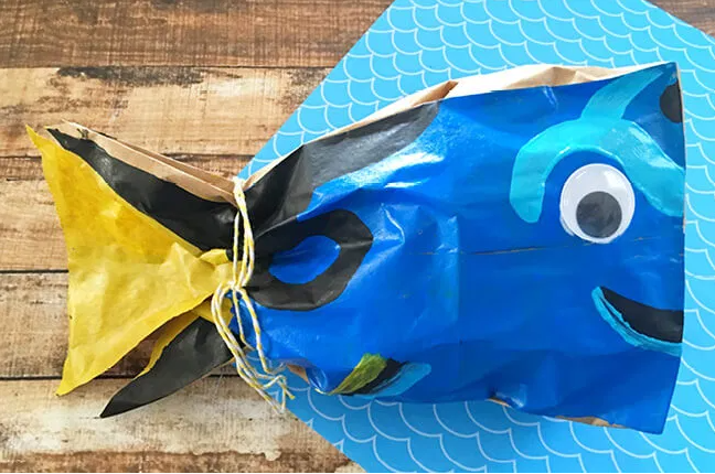 An easy to make finding dory fish craft for kids this summer