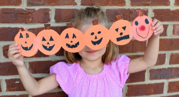 Jack o lantern paper chain perfect for halloween