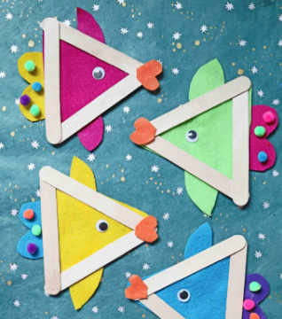 A popsicle stick and craft felt fish summer kids activity