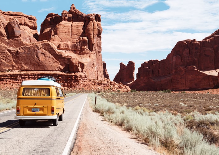 10 Mistakes to Avoid on a Road Trip, According to Experts