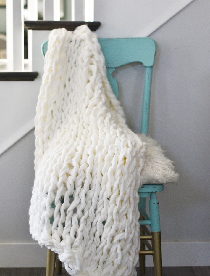 beautiful and soft ARM KNIT BLANKET IN LESS THAN AN HOUR 
